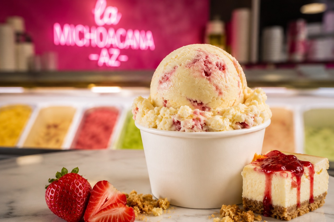 strawberry ice cream with cheesecake at La Michoacana AZ